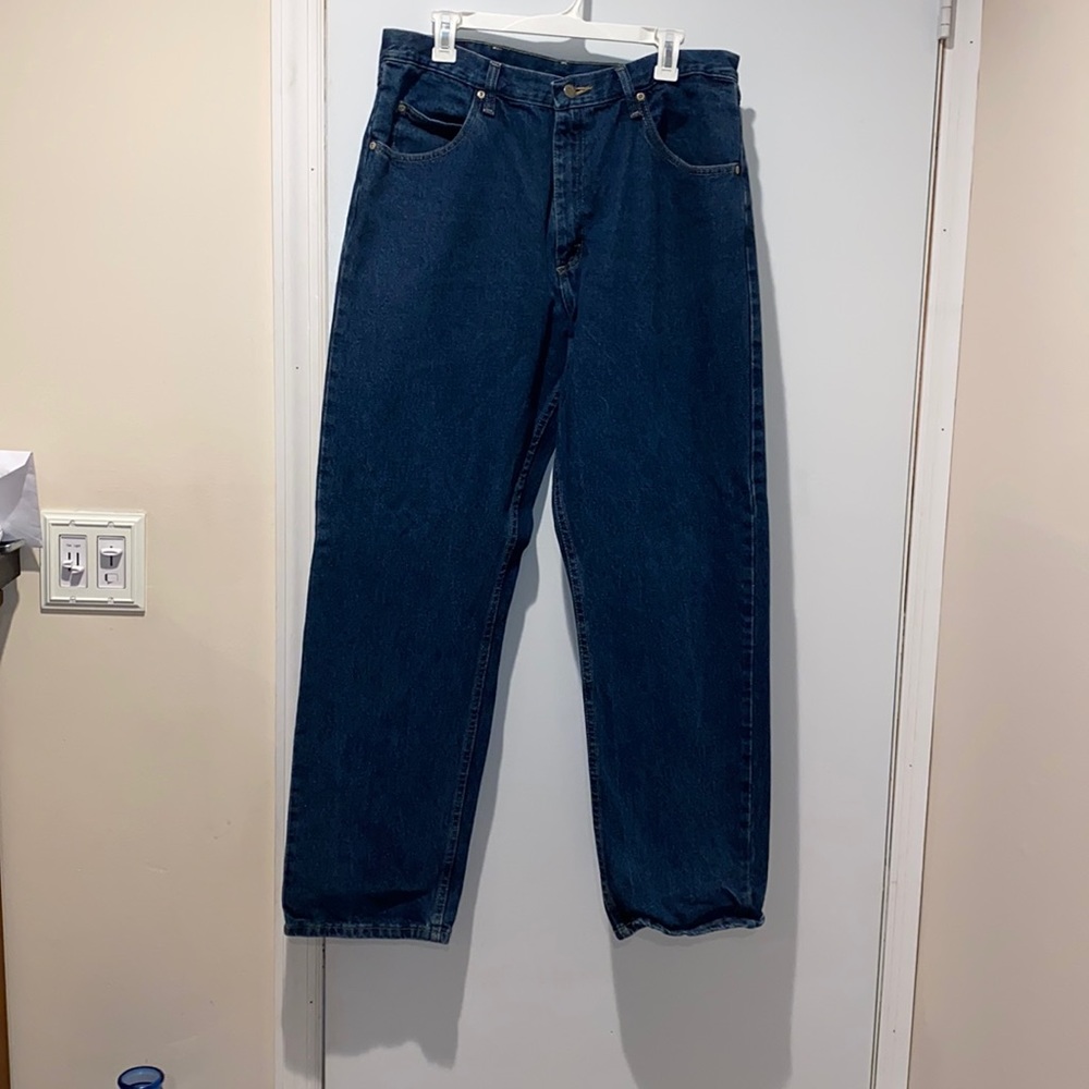 Wrangler men’s relaxed fit never worn jeans 36x32
